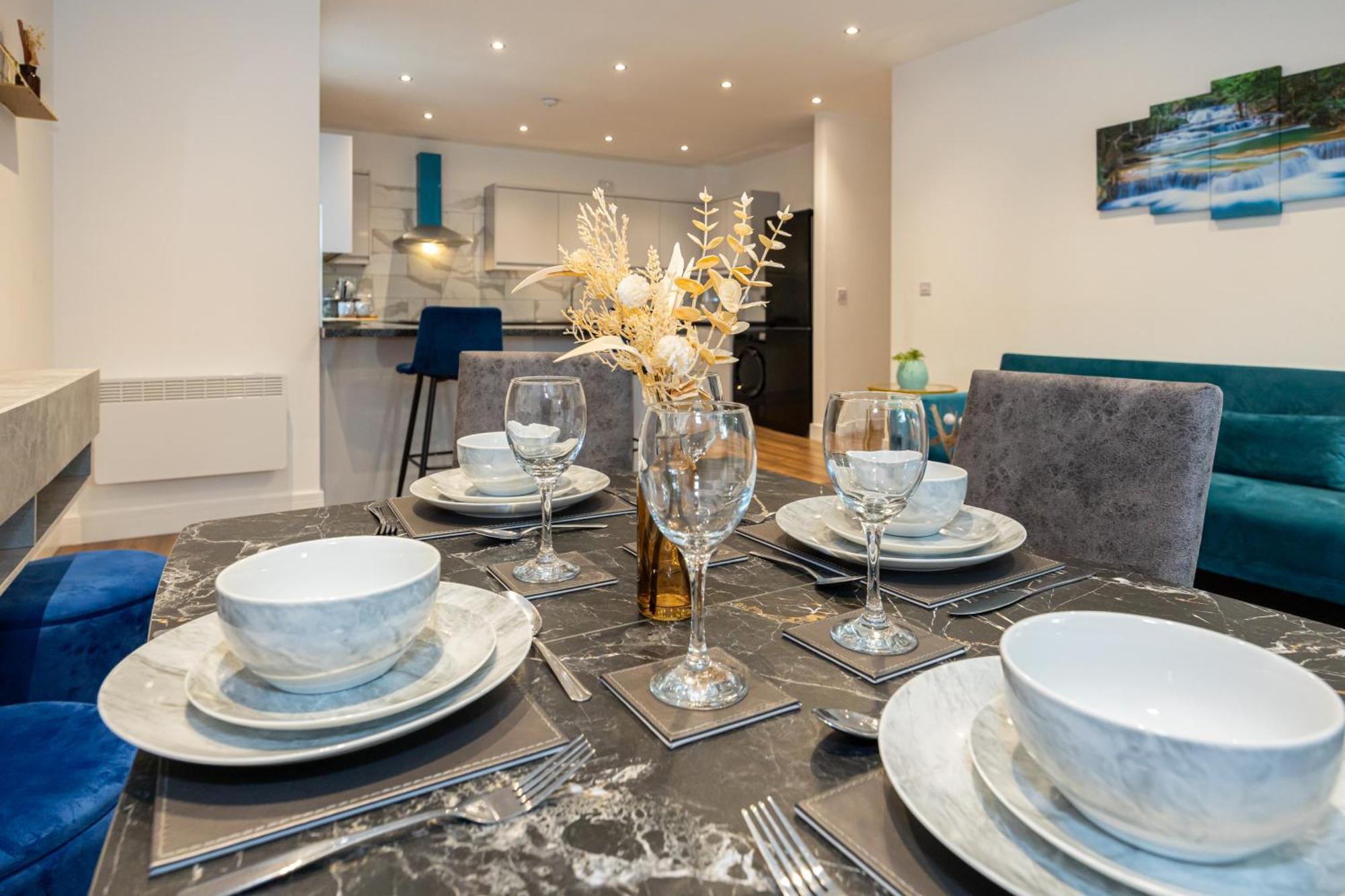 Vibrant 2Br Apartment In Chorlton, Free Parking Apartment Manchester